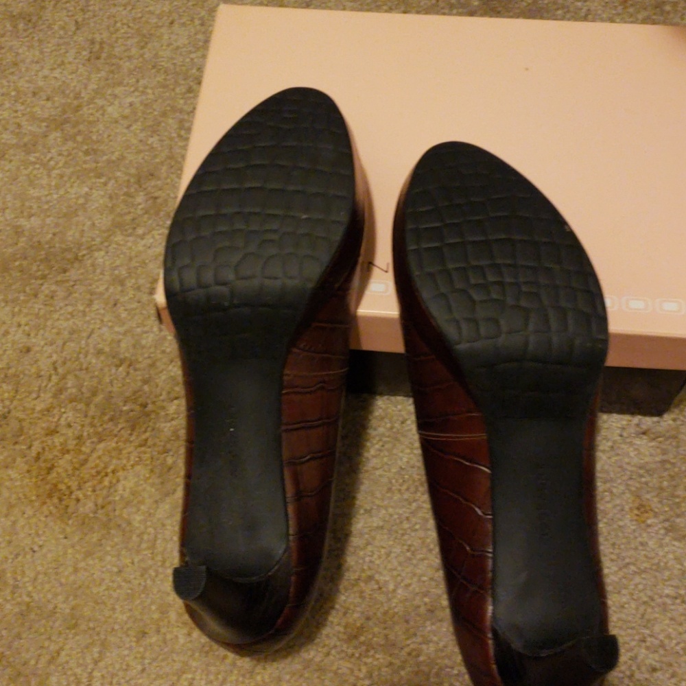 Shoes - Picture 2 of 2